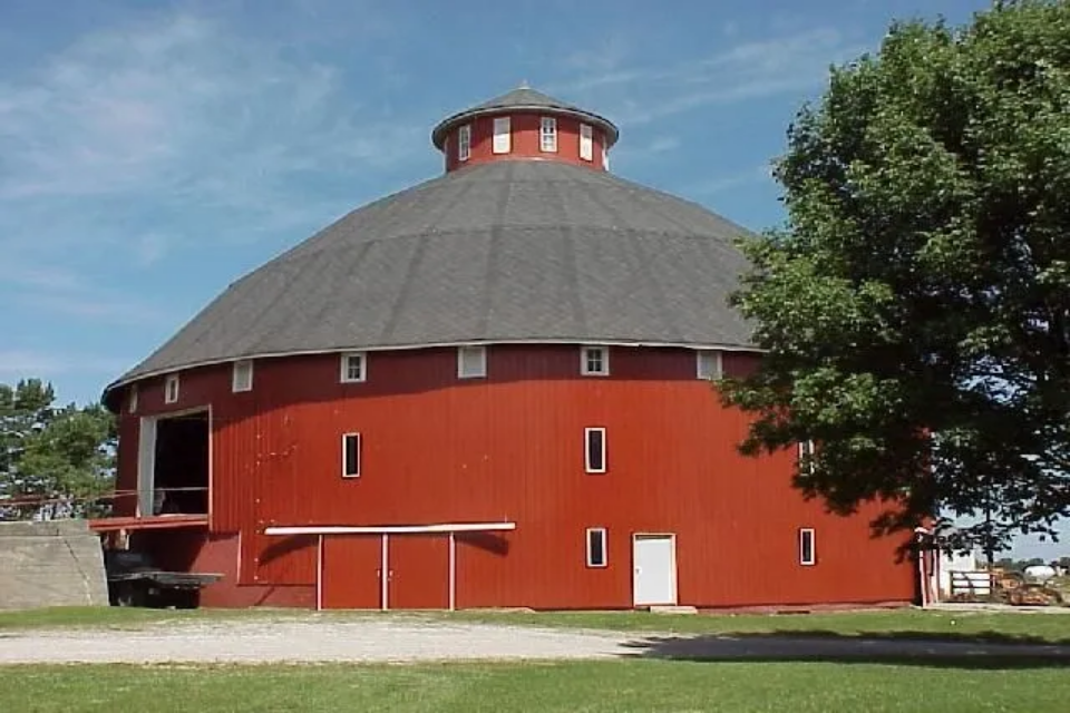 Round barn